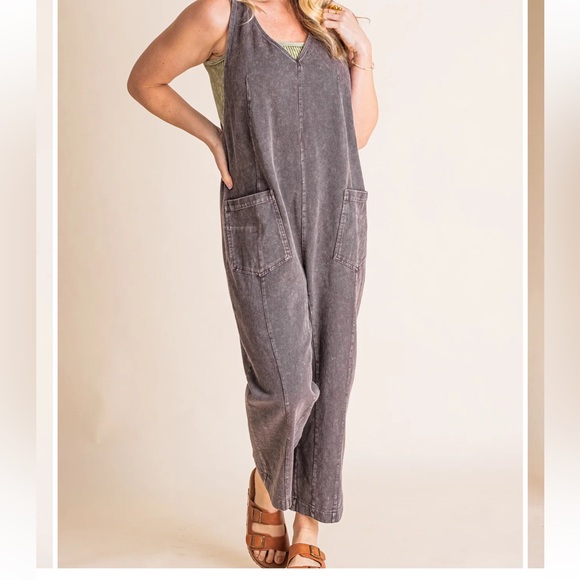 04 Fabulous Acid washed Brown denim deep front v neck overall - Picture 6 of 6